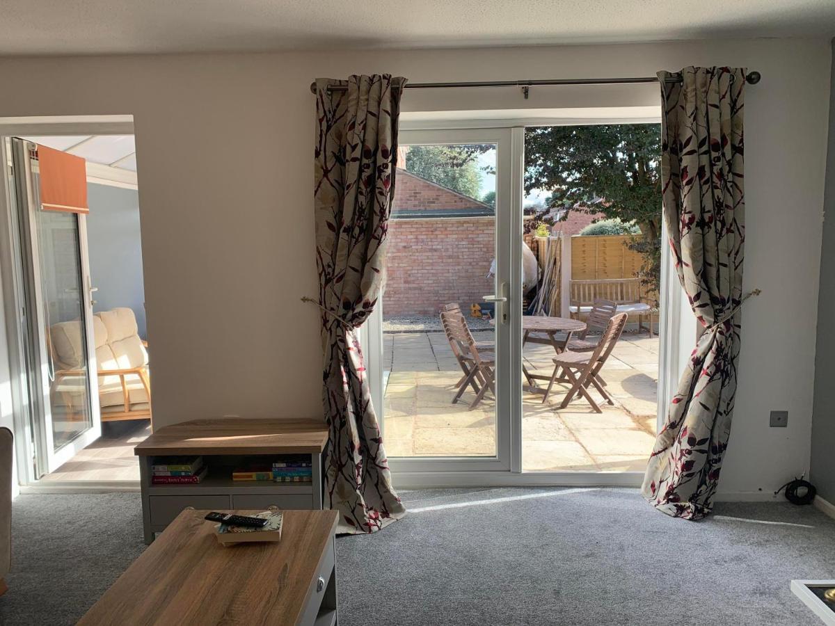 Leominster 3 Bedroom House Parking Garden Private エクステリア 写真