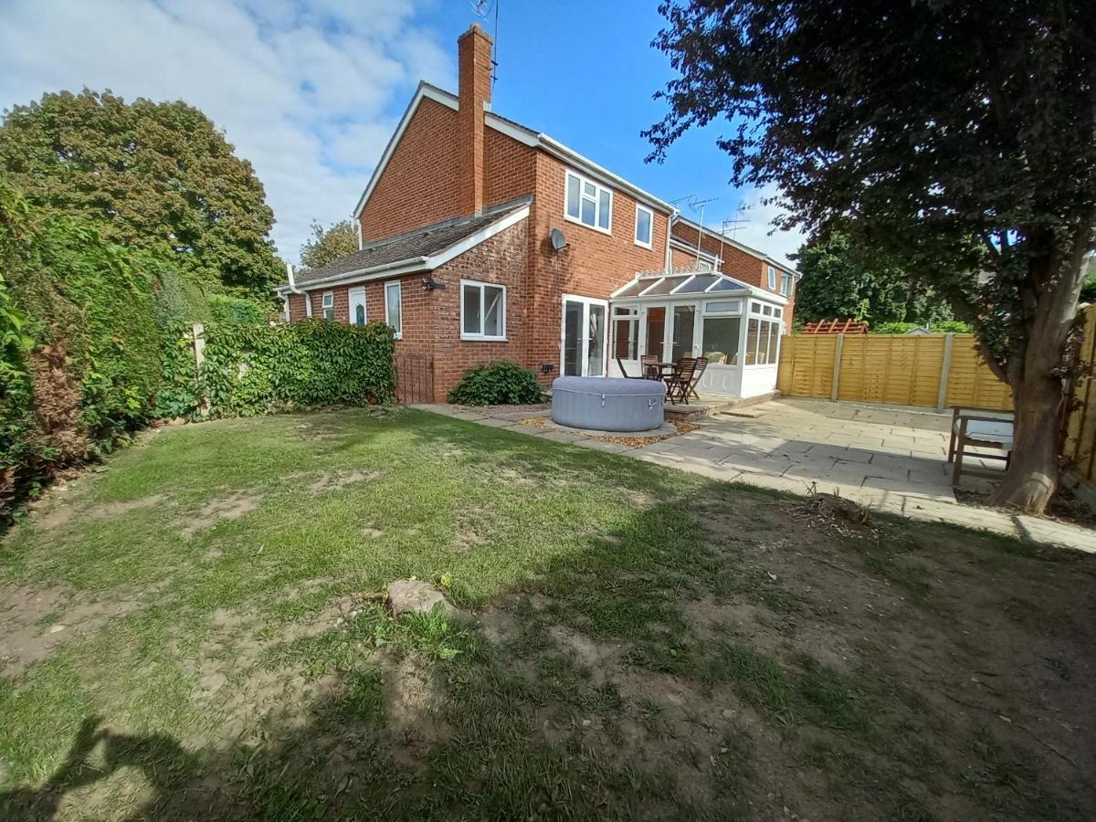 Leominster 3 Bedroom House Parking Garden Private エクステリア 写真