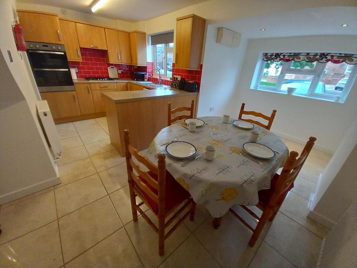 Leominster 3 Bedroom House Parking Garden Private エクステリア 写真